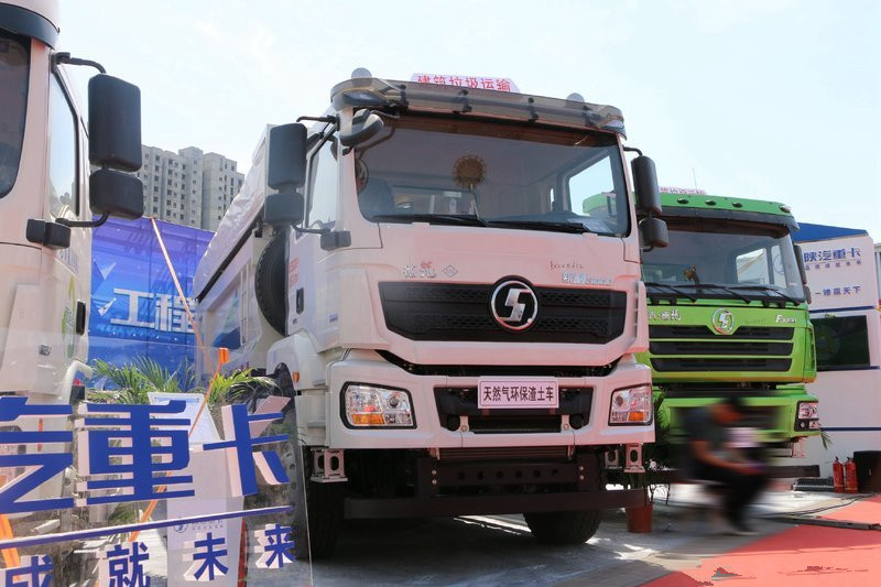 陜汽重卡 德龍新M3000 380馬力 8X4 5.8米 國(guó)五LNG自卸車(SX5258ZLJMB404TL)