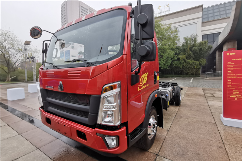 中國(guó)重汽 HOWO 悍將 全能王 160馬力 4X2 國(guó)六載貨車(ZZ1047G3315F144)