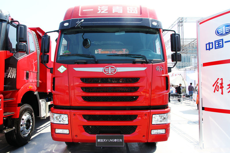 青島解放 天V重卡 380馬力 6X2 國五LNG自動擋牽引車(AMT手自一體)(一汽12擋)(CA4226P2K15T3NE5A80)