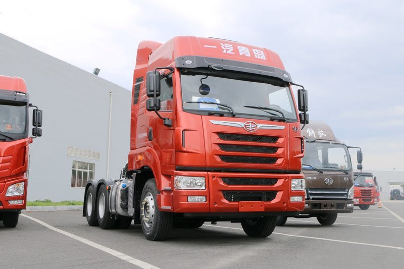 青島解放 天V重卡 500馬力 6X4 國五牽引車(CA4257P2K15T1E5A80)