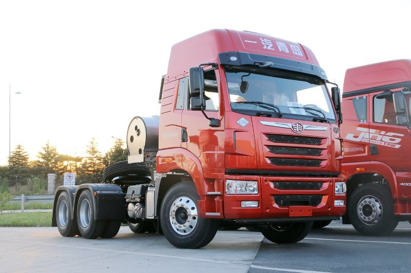 青島解放 天V重卡 400馬力 6X4 國五LNG牽引車(3.7速比)(CA4258P2K15T1NE5A80)