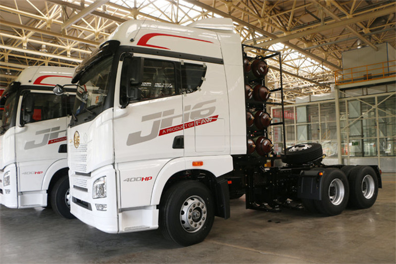 青島解放 JH6重卡 400馬力 6X4 國五CNG牽引車(CA4250P25K15T1NE5A80)