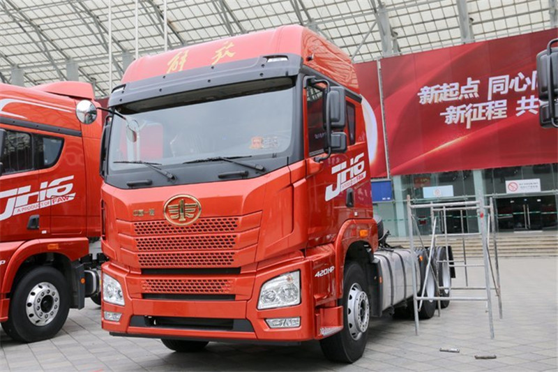 青島解放 JH6重卡 卓越版 420馬力 6X4 國(guó)五牽引車(chē)(CA4250P26K2T1E5A80)