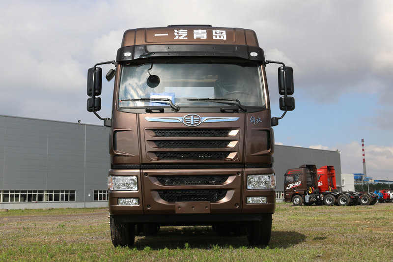 青島解放 悍V重卡 320馬力 6X2 國五牽引車(CA4252P1K2T3E5A80)