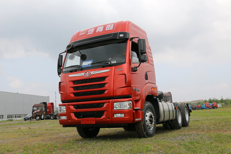 青島解放 天V重卡 460馬力 6X4 國五牽引車(CA4256P2K2T1E5A80)