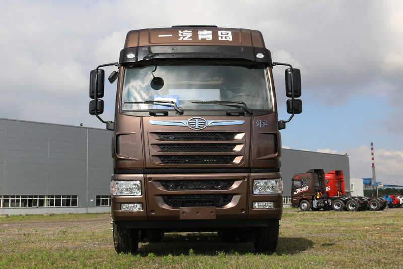 青島解放 悍V重卡 350馬力 6X4 國五牽引車(CA4256P1K2T1E5A80)