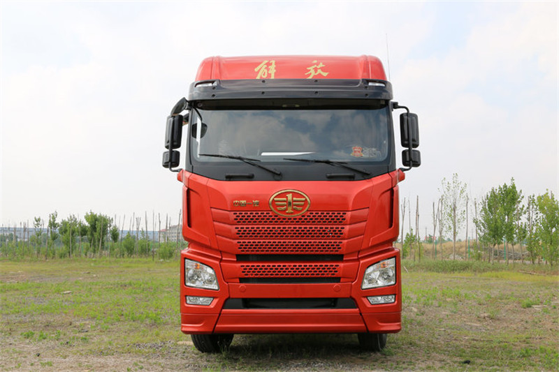青島解放 JH6重卡 460馬力 6X4 國五危險(xiǎn)品牽引車(CA4250P25K2T1E5A1)