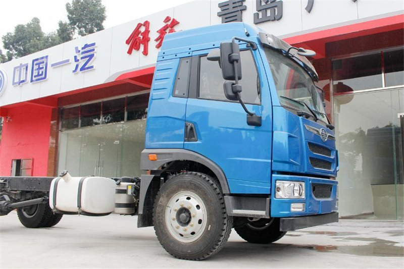 青島解放 龍V 超值版 160馬力 4X2 6.75米 國(guó)五載貨車底盤(CA5169XXYPK2L2E5A80-3)