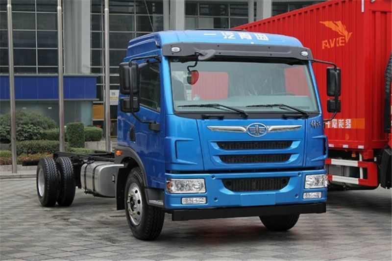 青島解放 龍V中卡 180馬力 4X2 6.7米 國五載貨車底盤(CA1168PK2L2E5A80)