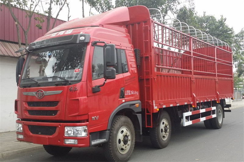 青島解放 龍V中卡 220馬力 6X2 7.7米 國五倉柵式載貨車(CA5250CCYPK2L5T3E5A80-1)