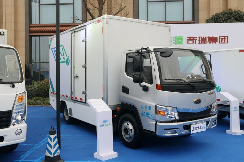 開瑞汽車 大象 極地基礎(chǔ)版 4.5T 4.2米單排 96kWh 純電動(dòng)廂式運(yùn)輸車(SQR5043XXYBEVH16)