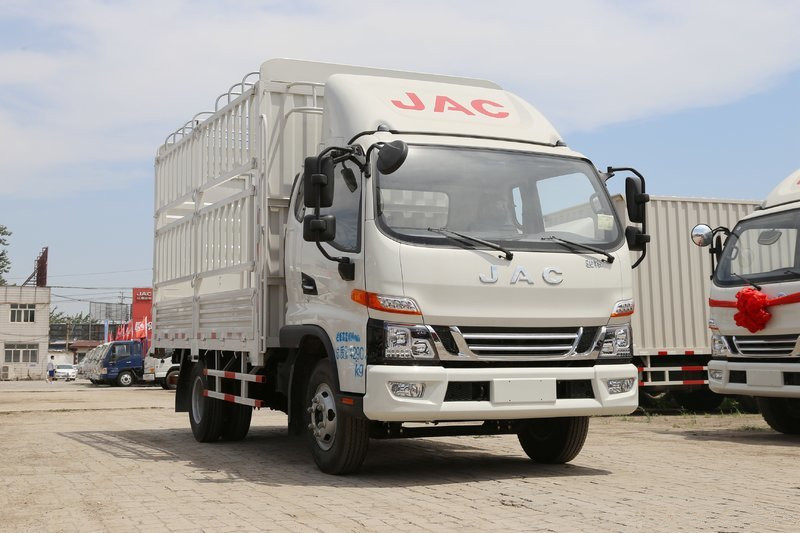 江淮 駿鈴V6 120馬力 3.85米 國五排半倉柵式載貨車(HFC5043CCYP91K1C2V)