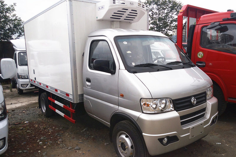 東風(fēng)途逸 T3 87馬力 4X2 3.3米 國五 冷藏車(DFA5030XLC50Q6AC)