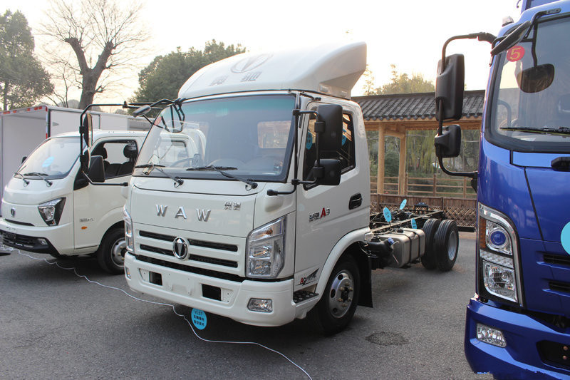 飛碟奧馳 A3系列 130馬力 4.17米 國(guó)五 單排欄板輕卡載貨車(chē)(FD1041W17K5-2)