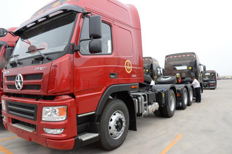 大運(yùn)重卡 新N8E系列 4×2 300馬力 牽引車