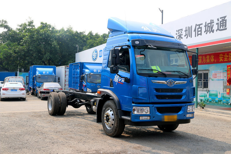 解放 麟VH 220馬力 4X2 6.8米 國六 廂式載貨車(CA5180XXYPK15L2E6A80)