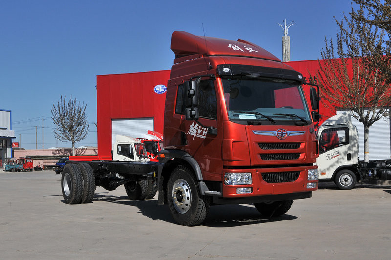 解放 麟VH 190馬力 6.75米 國五 排半倉柵式載貨車(CA5180CCYPK62L7E5A85)