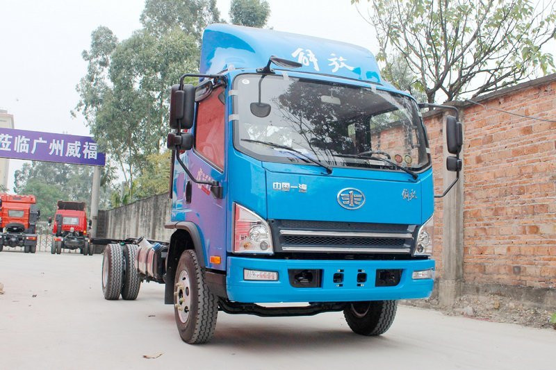 解放 虎VH 大王版 160馬力 5.4米 國五 排半廂式輕卡底盤(CA5102XXYP40K2L4E5A85-3)