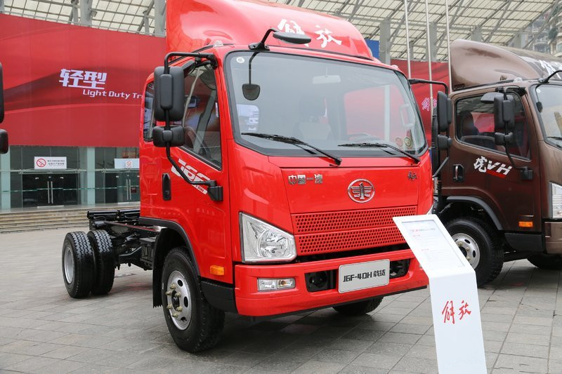 一汽解放 J6F 165馬力 3.85米 國五 排半倉柵式載貨車底盤(8擋)(CA5044CCYP40K2L1E5A84)