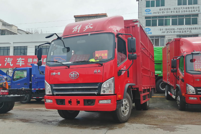 解放 虎VH 140馬力 3.78米 國(guó)五 排半倉(cāng)柵式輕卡(CA5040CCYP40K61L2E5A84)