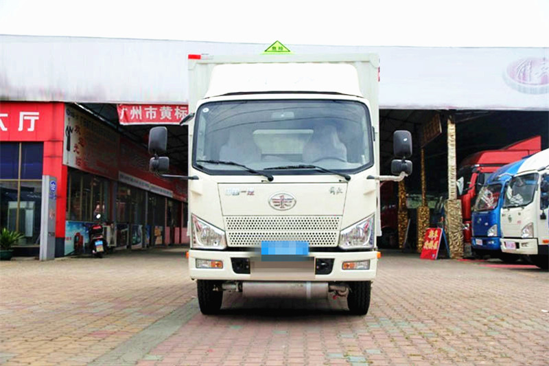 解放 虎V 120馬力 4X2 國(guó)五 易燃?xì)怏w廂式運(yùn)輸車(chē)(CA5045XRQP40K17L1E5A84)