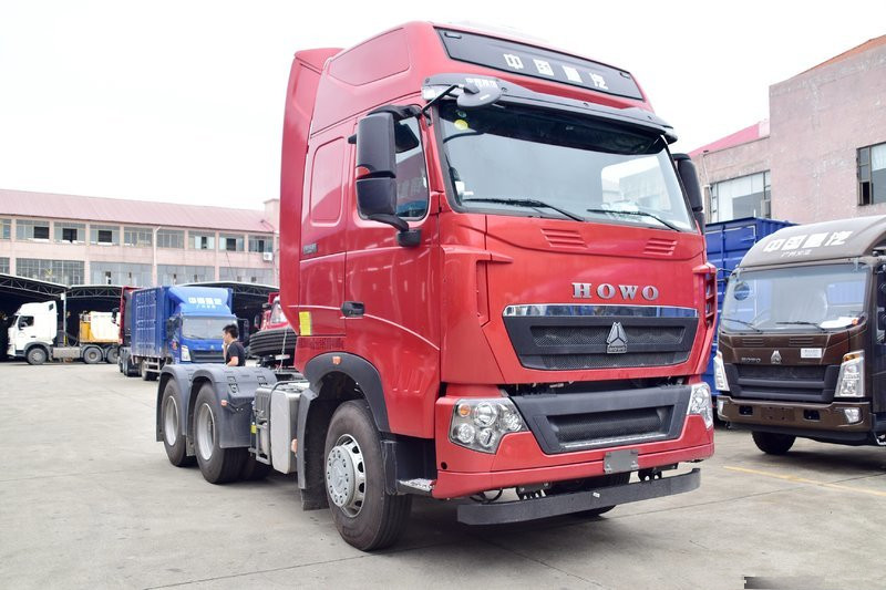 中國(guó)重汽 HOWO T7H重卡 經(jīng)典版 460馬力 6X4 國(guó)五 牽引車(chē)(ZZ4257W324HE1B)