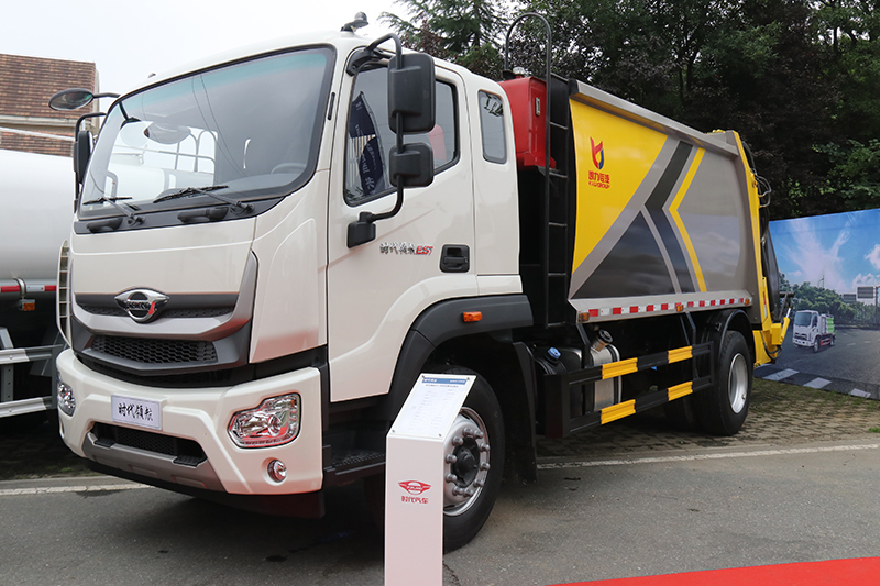福田時代 領航ES7-4500 245馬力 4×2 國六 壓縮式垃圾車（KLF5180ZYSB6拓展） 