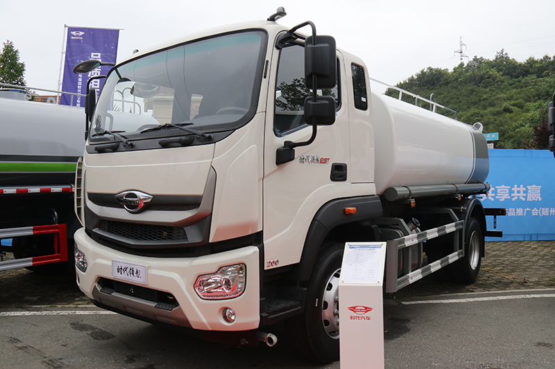 福田時(shí)代 領(lǐng)航ES7-3950 200馬力 4×2 國六 灑水車（申報(bào)中）