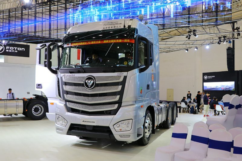 福田 歐曼EST重卡 國(guó)典版 超級(jí)卡車 560馬力 6X4 牽引車(16擋)