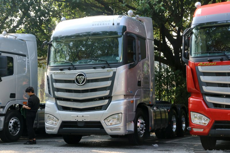 福田 歐曼EST 6系重卡 550馬力 6X4 國(guó)五 牽引車