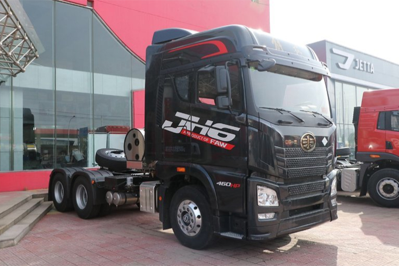 青島解放 JH6 領(lǐng)航版 460馬力 6X4 國(guó)六 LNG牽引車(CA4250P25K2T1NE6A80)