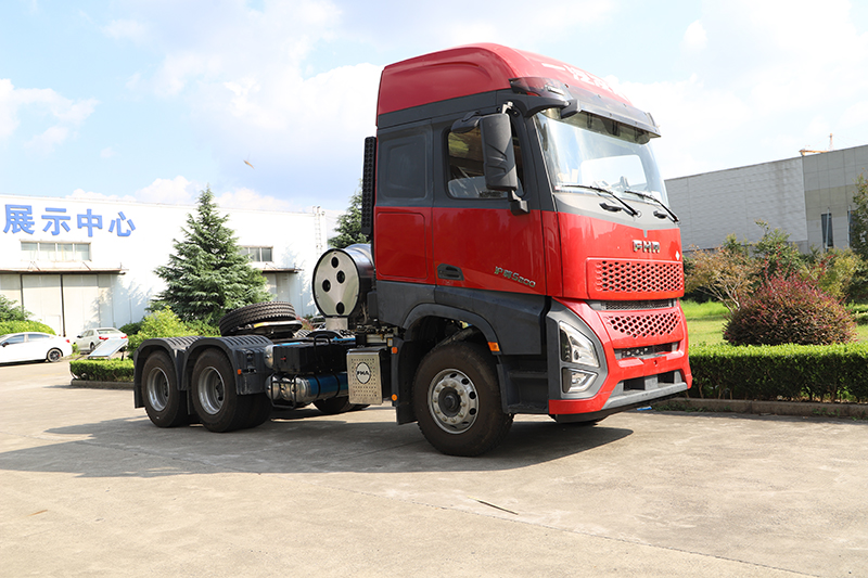 一汽凌源 滬尊S200 智享版 460馬力 6×4 LNG 國(guó)六牽引車（CAL4251Q4F4E6）