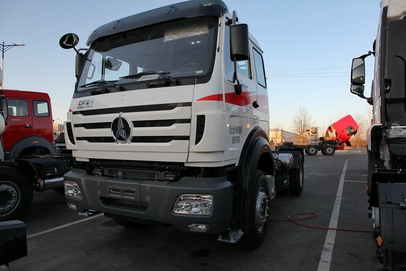北奔 NG80重卡 350馬力 4X2 國(guó)五 牽引車(ND4180AD5J6Z02)