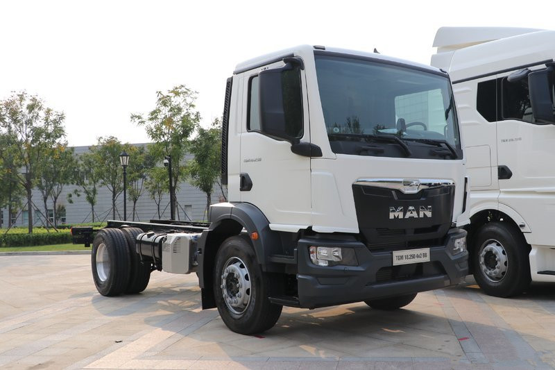 曼(MAN) 新TGM系列重卡 250馬力 4X2載貨車底盤(TGM 18.150)