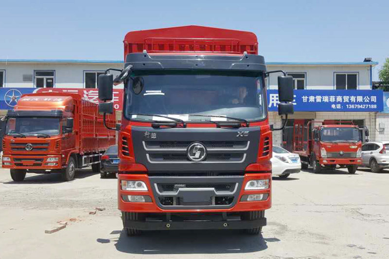 陜汽商用車 軒德X6中卡 輕量化版 220馬力 4X2 6.75米 國五 倉柵式載貨車(SX5181CCYGP5)