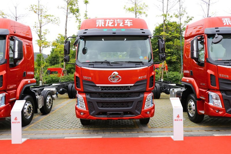 東風(fēng)柳汽 乘龍H5中卡 200馬力 4X2 7.8米 國五 廂式載貨車(LZ5180XXYM3AB)