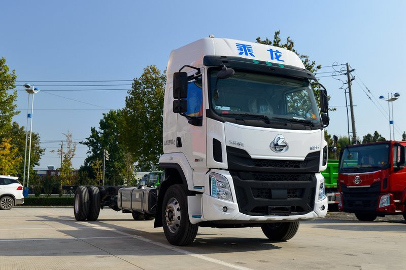 東風(fēng)柳汽 乘龍H5中卡 270馬力 4X2 9.6米 國(guó)五 廂式載貨車(9T后橋)(LZ5180XXYM5AB)