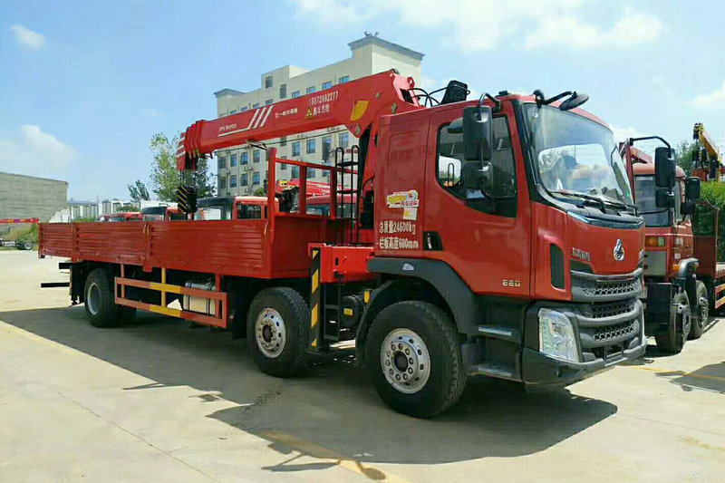 東風柳汽 乘龍新M3 220馬力 6X2 8.2米 國五 隨車吊(LZ5250JSQM3CB)