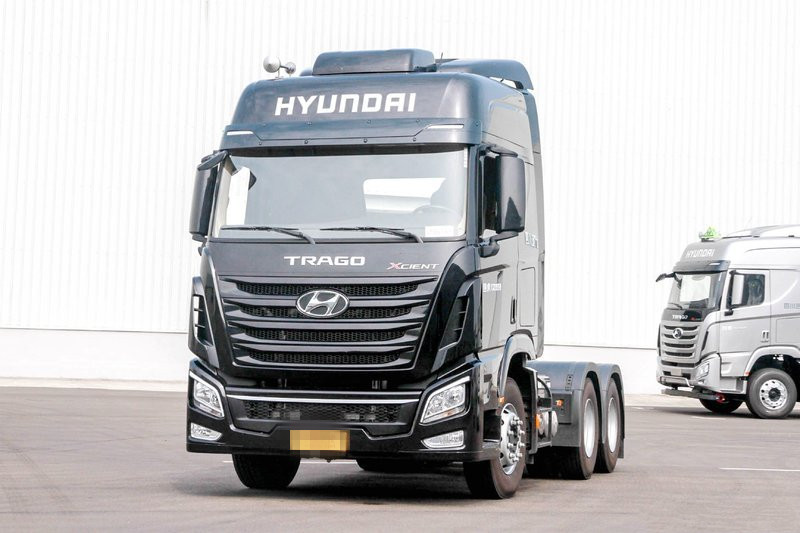 現(xiàn)代商用車 創(chuàng)虎XCIENT重卡 440馬力 6X2R 國(guó)五 牽引車(16擋)(CHM4250KPQ46V)