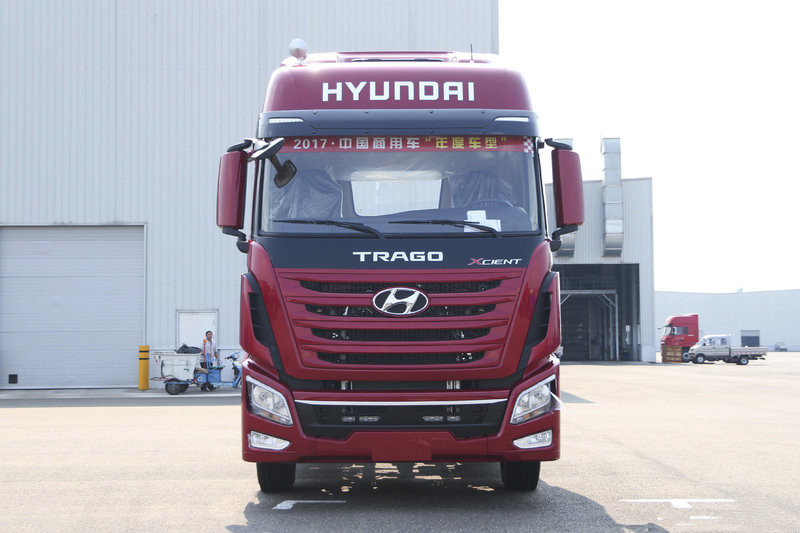 現(xiàn)代商用車 創(chuàng)虎XCIENT重卡 520馬力 6X4 國五 牽引車(CHM4251KPQ49V)