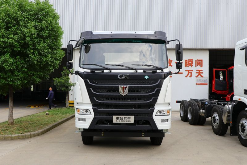 聯(lián)合卡車 UX350 350馬力 8X4 國六 混凝土攪拌車(QCC5313GJBD66M-E)
