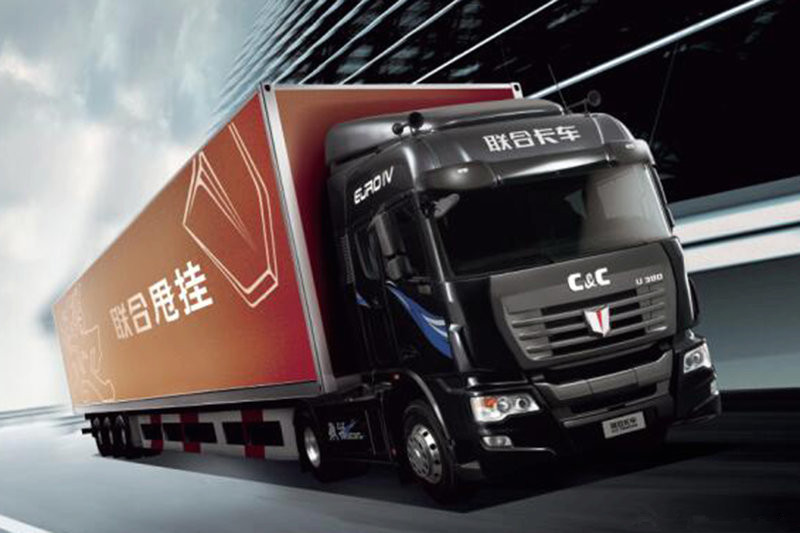 聯(lián)合卡車 U350重卡 350馬力 4X2 國五 牽引車(3.7速比)(QCC4182D651)