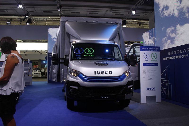 依維柯 DAILY 136馬力 4X2 國六 單排倉柵輕卡(70CI4GA8/P)