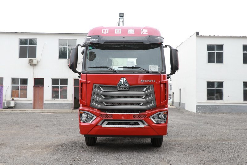 中國(guó)重汽 豪沃N5W中卡 270馬力 4X2 6.7米 國(guó)六 欄板載貨車(ZZ1187K511JF1)