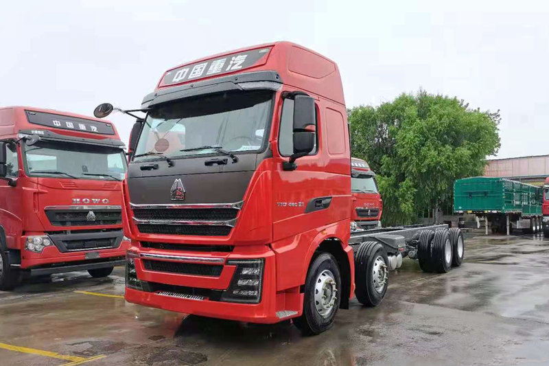 中國重汽 HOWOTH7重卡 犇贏版 480馬力 8X4 9.5米 國六 欄板載貨車(ZZ1317V466HF1)