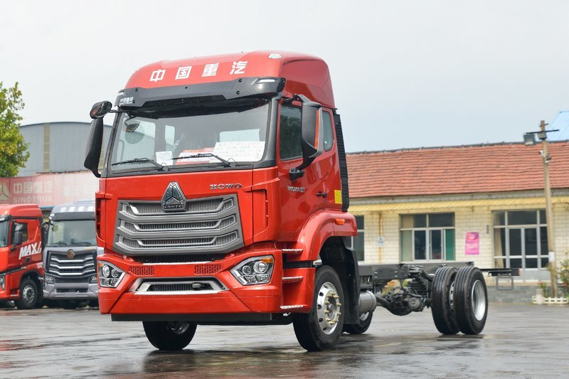 中國(guó)重汽 豪沃N5G中卡 250馬力 4X2 6.75米 國(guó)六 AMT自動(dòng)擋廂式載貨車(ZZ5187XXYK511JF1)