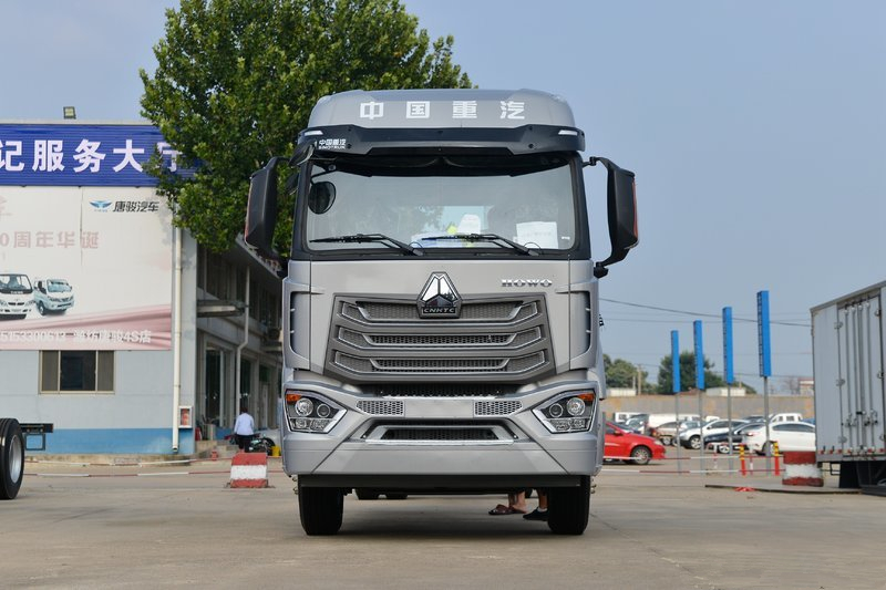 中國重汽 豪沃N5G中卡 2021旗艦版 250馬力 4X2 6.75米 國六 倉柵式載貨車(ZZ5187CCYK511JF1)