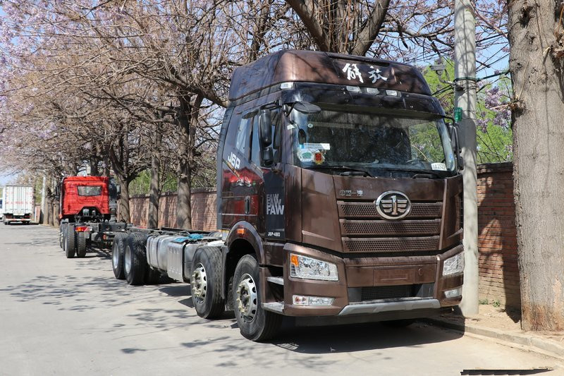 一汽解放 J6P重卡 質(zhì)惠版 460馬力 8X4 9.4米 國六 欄板載貨車(CA1310P66K24L7T4E6)