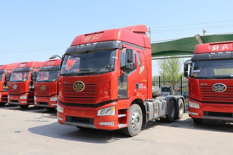 一汽解放 新J6P重卡 領航版2.0 560馬力 6X4 國六 牽引車(CA4250P66K25T1E6)