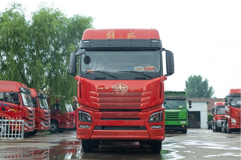 青島解放 JH6重卡 領(lǐng)航版2.0 460馬力 8X4 9.4米 國六 倉柵式載貨車(CA5310CCYP25K15L7T4NE6A80)